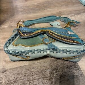 Chic Blue and Gold Women's Wristlet